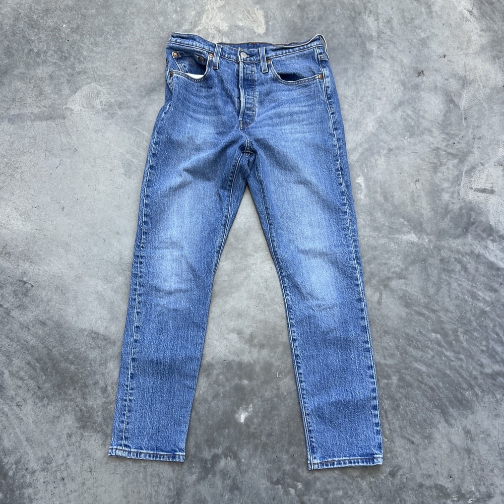 levis button fly denim jeans 28/28 light washed